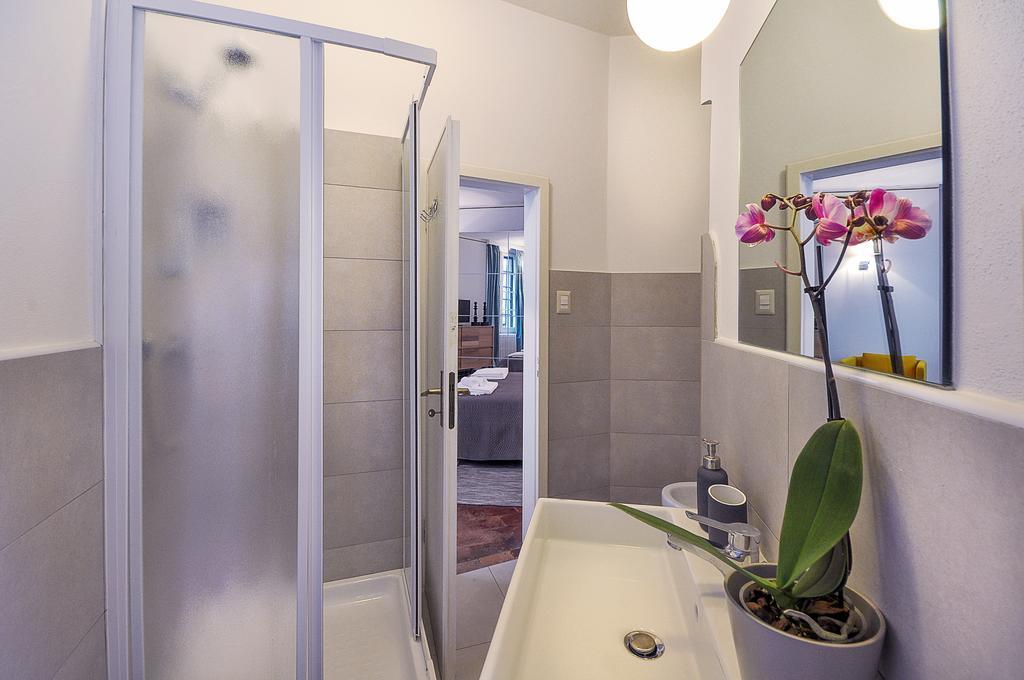 B&B Farini 26 โบโลญญา ภายนอก รูปภาพ