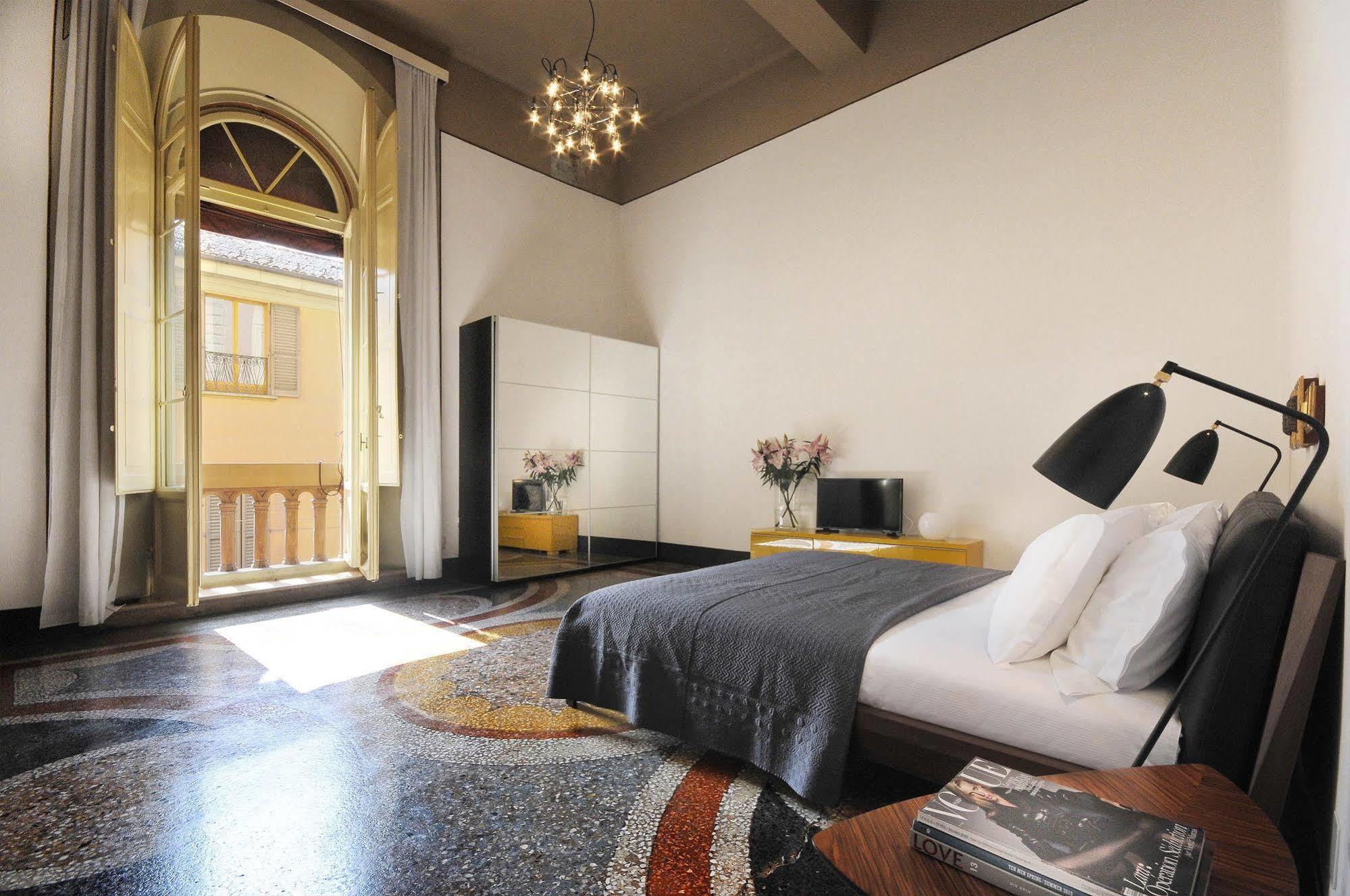 B&B Farini 26 โบโลญญา ภายนอก รูปภาพ
