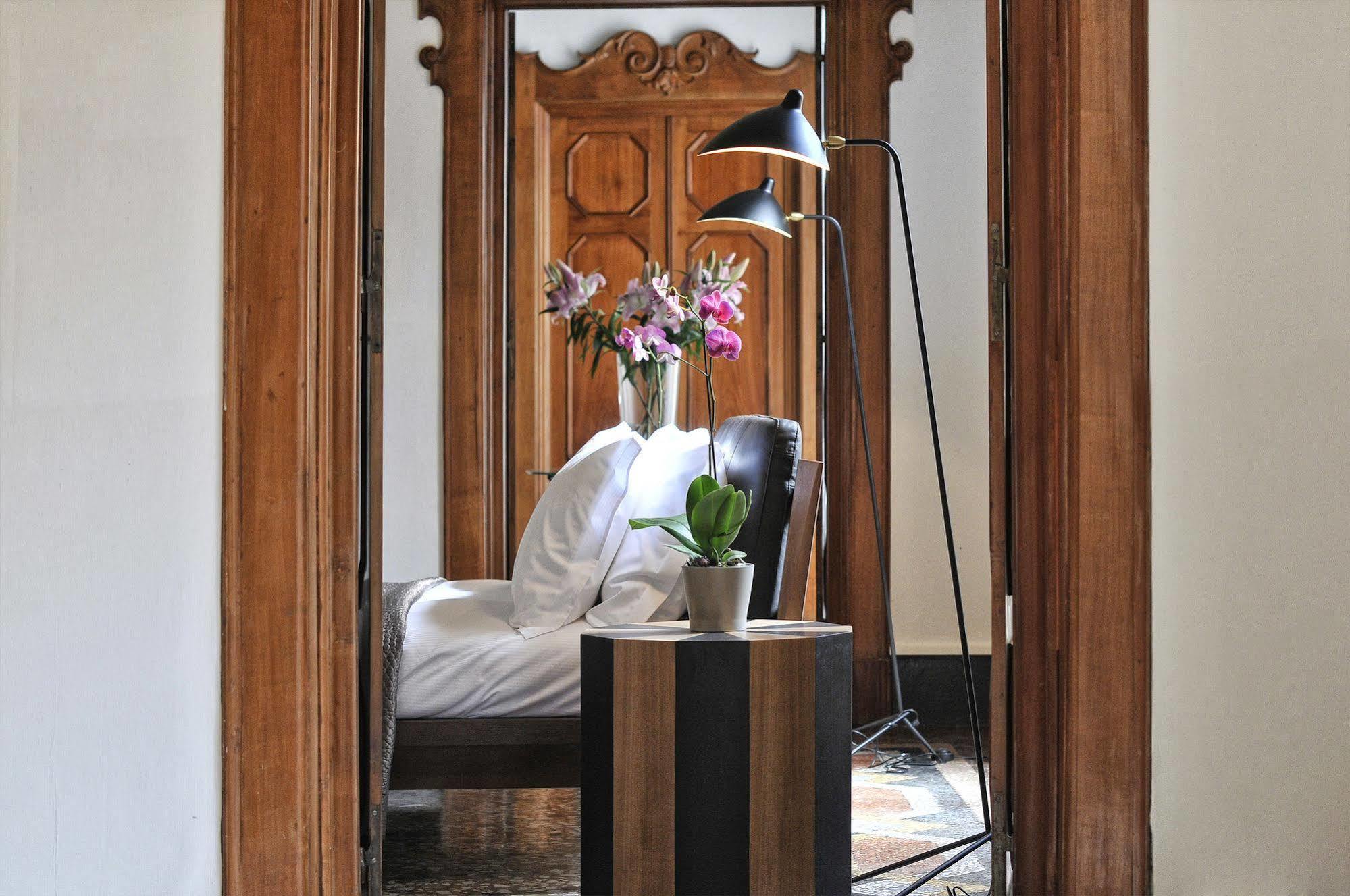B&B Farini 26 โบโลญญา ภายนอก รูปภาพ
